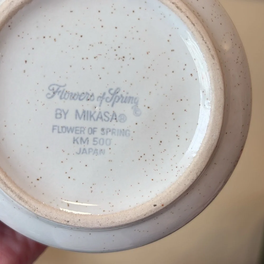Mikasa ‘Flowers of Spring’ Cream Speckled Ceramic Creamer & Lidded Sugar Bowl